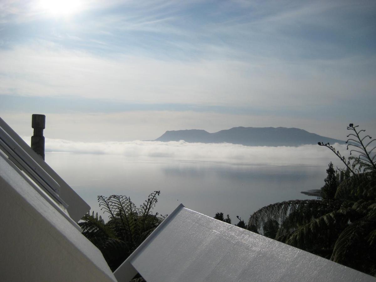 Hotel Te Whare -Lake Tarawera Tree-Top Nest Exterior foto